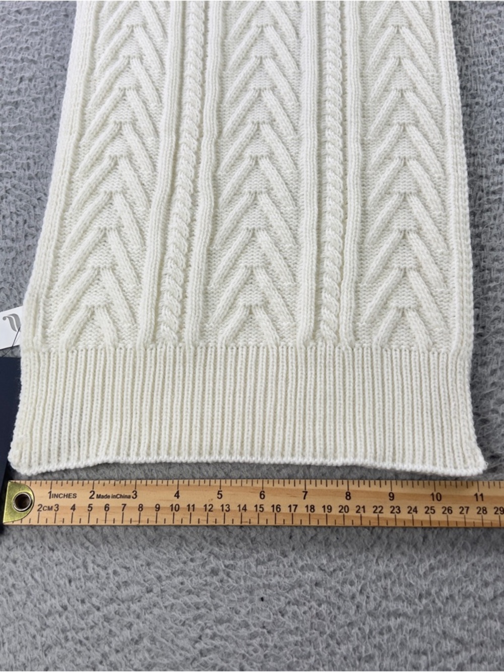 NWT Fabletics The Cable Knit Scarf Womens One Size Ivory Logo Preppy Comfy - Picture 6 of 7